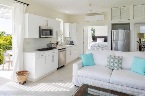 Η κουζίνα ή μικρή κουζίνα στο Wyakha 2 Ocean View