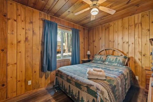 Postel nebo postele na pokoji v ubytování Cabin #4