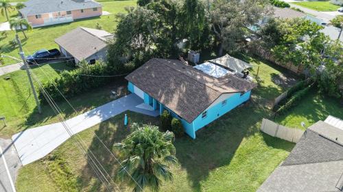 an overhead view of a house with a roof at Peaceful Family Getaway in Venice in Venice