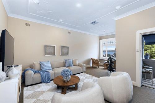 Balmoral Beachfront - A Serene Coastal Retreat - ESPL6