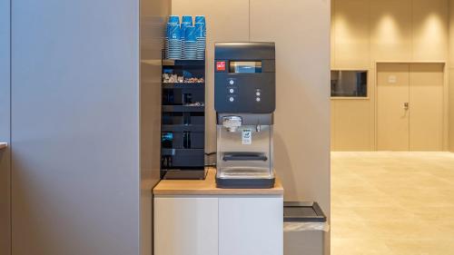 Köök või kööginurk majutusasutuses Toyoko Inn Tokorozawa-eki Nishi-guchi