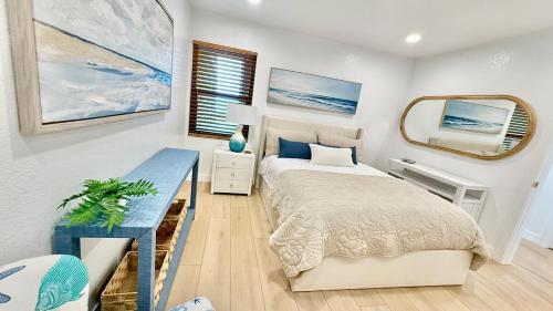 Postel nebo postele na pokoji v ubytování Location! Location! Location! Walk Everywhere!