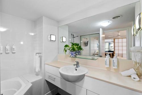 Koupelna v ubytování Beachfront Luxury Resort Living