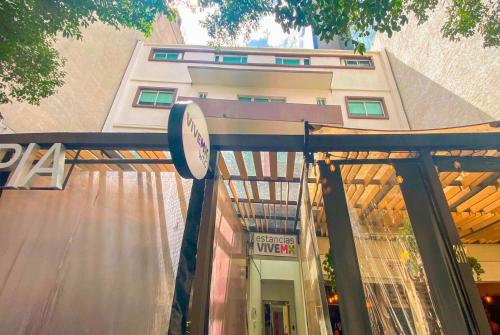 Hotel VIVE MX wtc CDMX, Trademark Collection by Wyndham — Property building