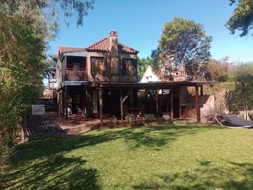 Ein Garten an der Unterkunft Maschwitz casa del agua