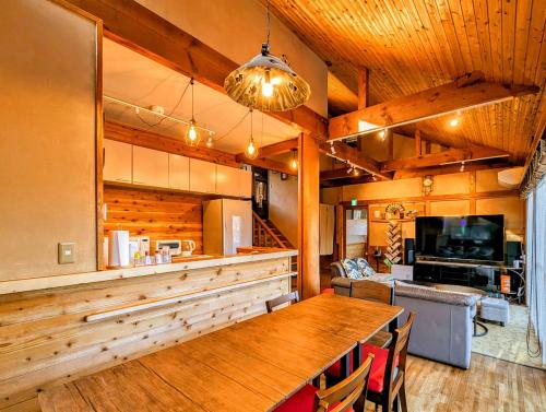 Kuchyň nebo kuchyňský kout v ubytování Lantern Cottage Izukogen