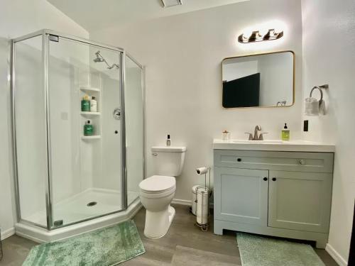 Koupelna v ubytování Urban Estates - Peak Haven - Stay Explore Belong