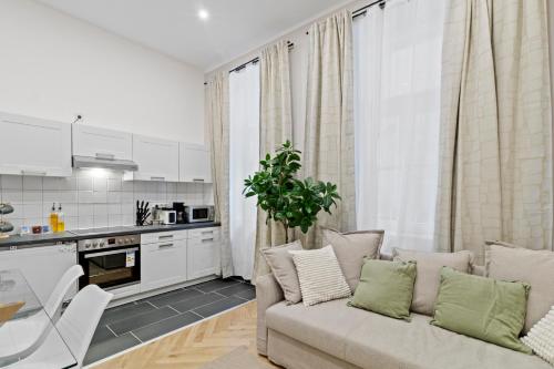 Free WiFi I Next to Mariahilferstraße