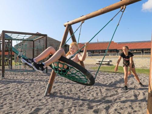 Hosté ubytování 6 person holiday home on a holiday park in Sæby