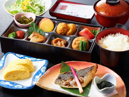 Φαγητό σε αυτό το ryokan ή κάπου εκεί κοντά