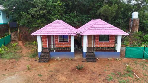 Το κτήριο όπου στεγάζεται  το δωμάτιο σε οικογενειακή κατοικία