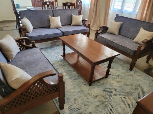 Χώρος καθιστικού στο Diani Airport View Apartments
