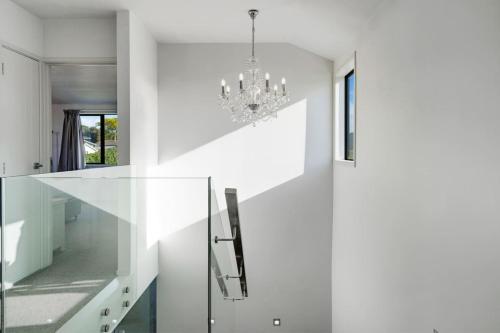 Koupelna v ubytování Modern Spacious Home with Backyard and Parking