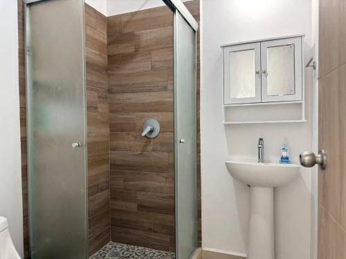 Phòng tắm tại Bonito Depa Cerca de la Playa