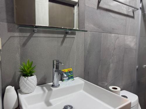 Koupelna v ubytování Depa en la Marina Mazatlan Familiar Cerca de la Playa