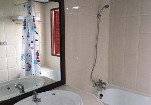 Koupelna v ubytování Toh Buk Seng Ayutthaya Hotel