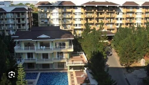 Bazén v ubytování Modest Studio Davao City Apartment for Rent - Peaceful Oasis in the City nebo v jeho okolí