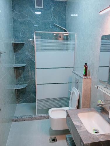 Kylpyhuone majoituspaikassa جرادات للشقق المفروشه