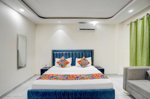 Gallery image of FabHotel The Royal Kishan Complex in Noida