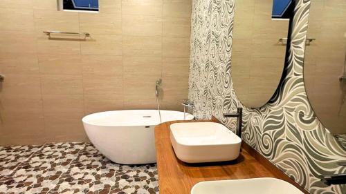 Koupelna v ubytování The Luxurious 40 Milos Villa