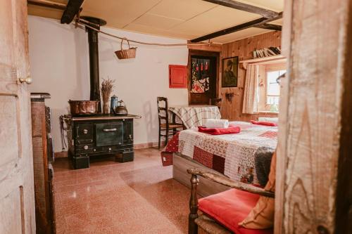 Ένα ή περισσότερα κρεβάτια σε δωμάτιο στο LA CHAUMINE - chalet with sauna and panoramic view