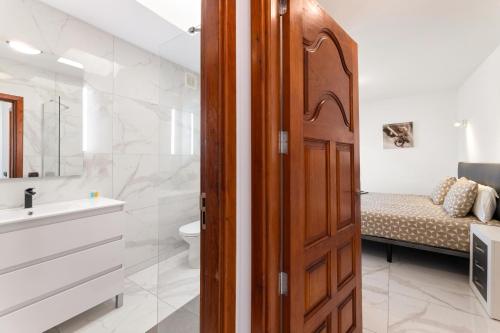 Un baño de Apartamento Fatima by Escape Home