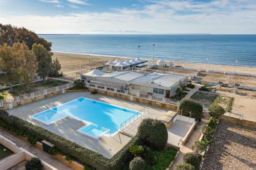 Bazén v ubytování Unicorn House - Stunning sea view with pool nebo v jeho okolí