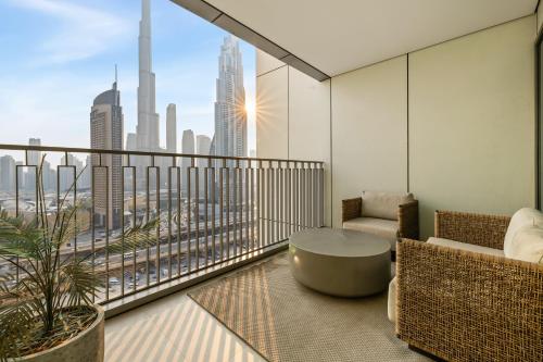 Luxury 2BR Walk-In Closet Full Burj Khalifa View