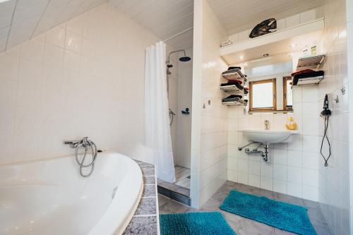 Ένα μπάνιο στο Gemütliche Ferienwohnung