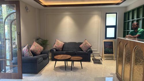 Χώρος καθιστικού στο Saraiville- A Boutique Riverside Resort