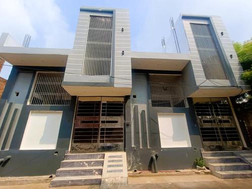 Budova, kde se prázdninový dům nachází