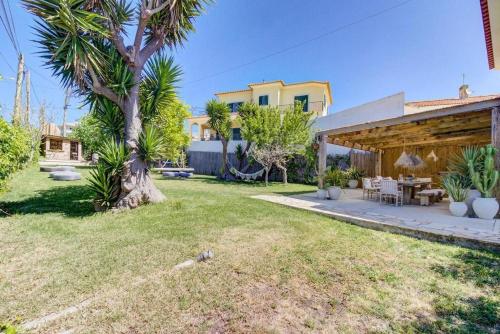 Ocean House Ericeira - next to Ribeira d'ilhas Surf Beach