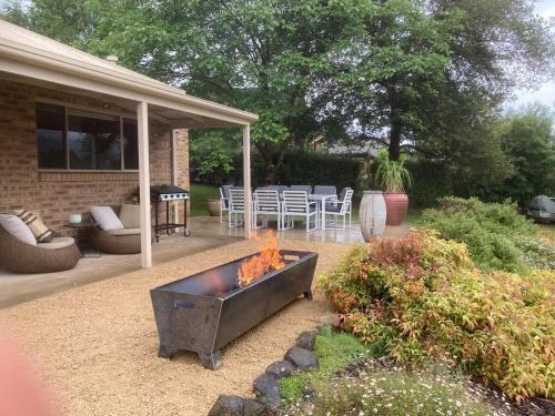 En have udenfor Home in Tawonga South