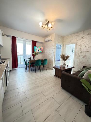 Η κουζίνα ή μικρή κουζίνα στο Lazar Tower Apartments with 2 Bedroom and Parking near Palas