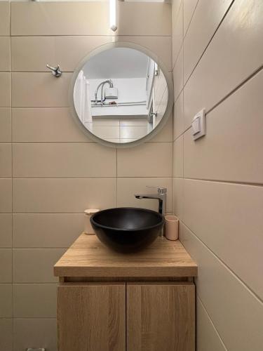 TINY STUDIOS Under the Akropolis -2-