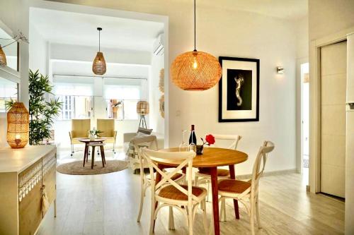 Encantador y Luminoso - Apartamento en Málaga Centro