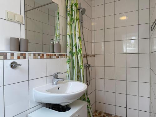 Koupelna v ubytování Pension Hirschburg Apartment 4 - Dierhagen