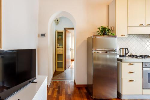 Η κουζίνα ή μικρή κουζίνα στο Porta Romana Vibes - A Truly Milanese Escape