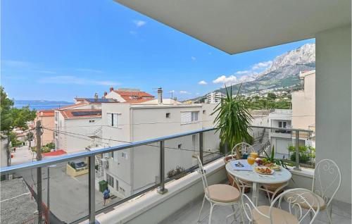 2 Bedroom Nice Apartment In Makarska
