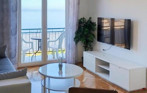 Gorgeous Apartment In Podgora With Wifi