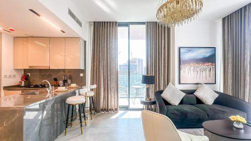 Modern & Cozy 1BR in Business Bay with Pool View - 10AB05