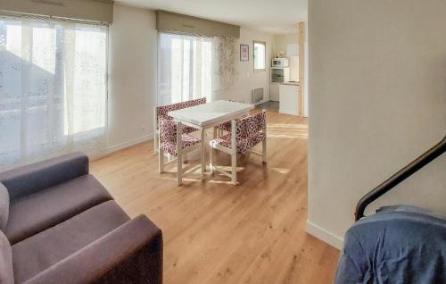 Χώρος καθιστικού στο Cozy Apartment In Dunkerque