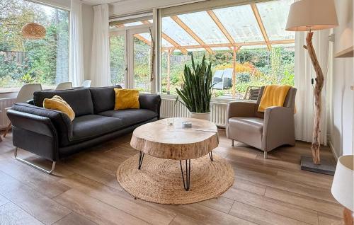 Posezení v ubytování 2 Bedroom Lovely Home In Holten