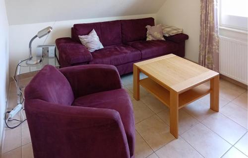 Et opholdsområde på Gorgeous Home In Röbel With Sauna