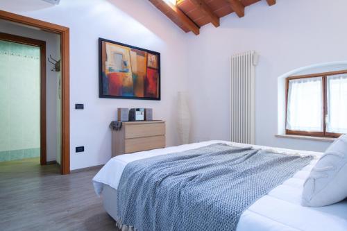 Postel nebo postele na pokoji v ubytování GuestHost - Valeggio sul Mincio Two-Levels Apt X4!