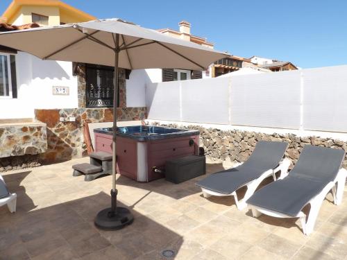 2 Jacuzzis,10 people,Villa,Nearby beach,Terrace