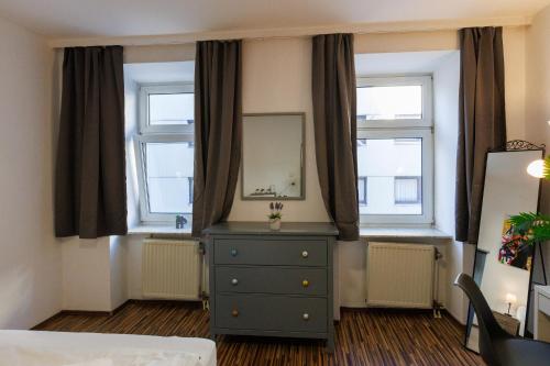 Helles Altbau-Studio nahe Yppenplatz & U6
