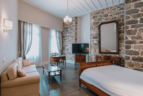 Xenon Inn