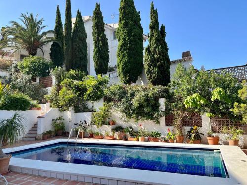 Swimmingpoolen hos eller tæt på Villa Mara