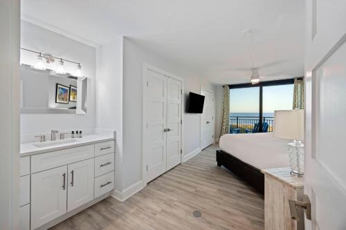 Телевизор и/или развлекательный центр в SW416B: 416B Shipwatch